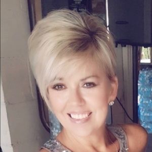 Meet your Posher, Angela